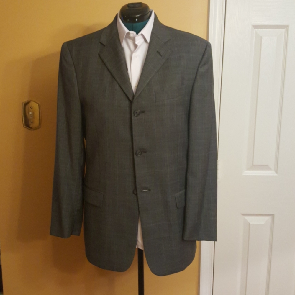 Perry Ellis 3 botton gray suit (Lightly worn)